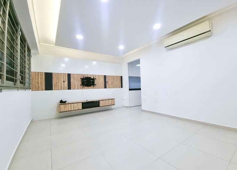 412 Saujana Road, 412 Saujana Road, Room Rental, 250 sqft, HDB Flat For Rent, by Pius Yap Chih Hong 叶智弘, 500172328 - Living Room - PropertyGuru.com.sg