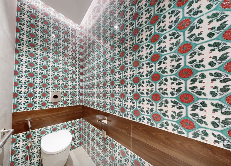 Maude Road, Jalan Besar, Maude Road, Dickson Road, Dunlop Street, Syed Alwi Road, Chander Road, 4,898 sqft, Shop / Shophouse For Sale, by Lee Chun Peng Adnic, 500172331 - Bathroom - CommercialGuru.com.sg