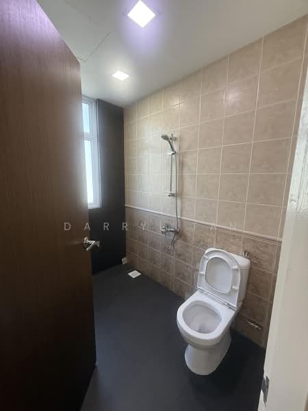 Elias Terrace, Elias Terrace, 5 Bedrooms, 2,440 sqft, Terraced House For Rent, by Darryl Tan, 500172342 - Bathroom - PropertyGuru.com.sg