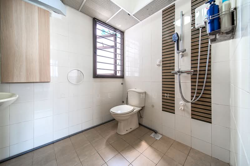 180B Marsiling Road, 180B Marsiling Road, 2 Bedrooms, 753 sqft, HDB Flat For Sale, by Chloe Chung, 500172343 - Bathroom - PropertyGuru.com.sg