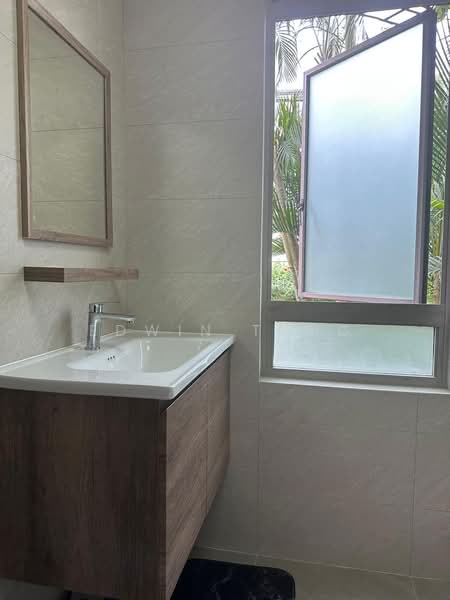The Blossomvale, 900 Dunearn Road, Room Rental, 200 sqft, Condominium For Rent, by Edwin Tong, 500172345 - Bathroom - PropertyGuru.com.sg