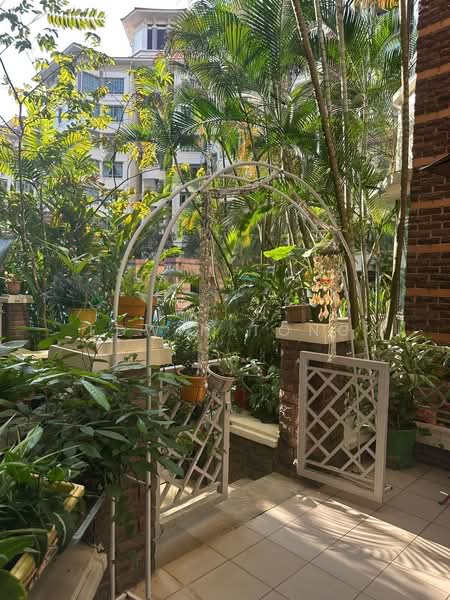The Blossomvale, 900 Dunearn Road, Room Rental, 200 sqft, Condominium For Rent, by Edwin Tong, 500172345 - Exterior - PropertyGuru.com.sg