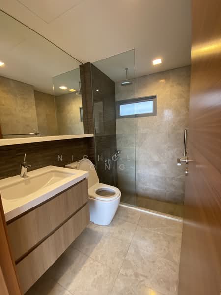3 Bedder Condo 1.7x mil Undervalued, , 3 Bedrooms, 1,173 sqft, Condominium For Sale, by Nicholas Ong, 500172357 - Bathroom - PropertyGuru.com.sg