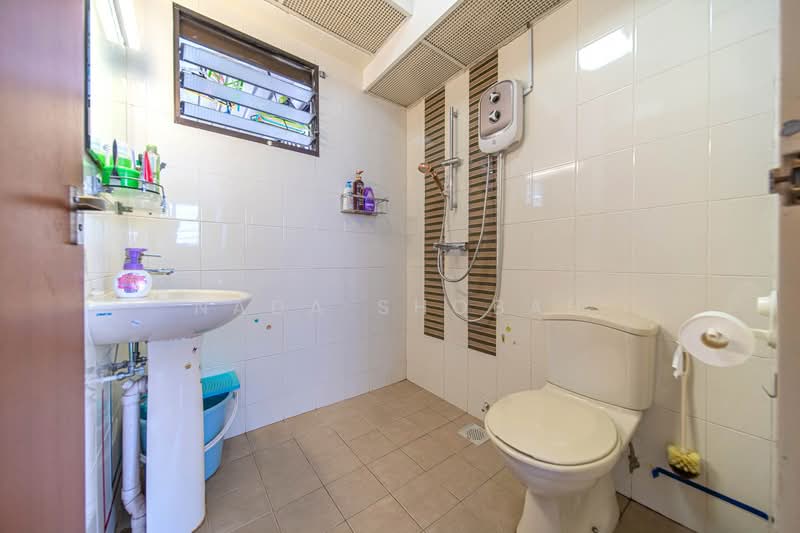 180B Marsiling Road, 180B Marsiling Road, 2 Bedrooms, 753 sqft, HDB Flat For Sale, by Nada Shobah, 500172366 - Bathroom - PropertyGuru.com.sg