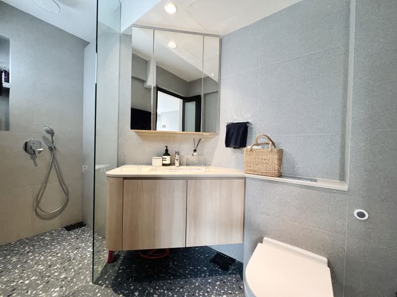 174 Bishan Street 13, 174 Bishan Street 13, 4 Bedrooms, 1,636 sqft, HDB Flat For Rent, by Patricia Kong, 500172383 - Master Bathroom - PropertyGuru.com.sg