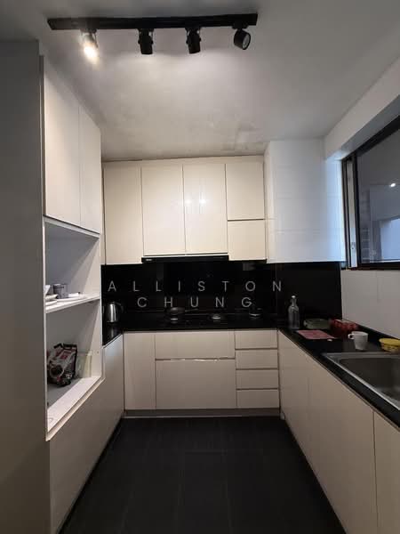 Pine Grove, 1N Pine Grove, 3 Bedrooms, 1,668 sqft, Condominium For Sale, by Alliston Chung, 500172397 - Kitchen - PropertyGuru.com.sg