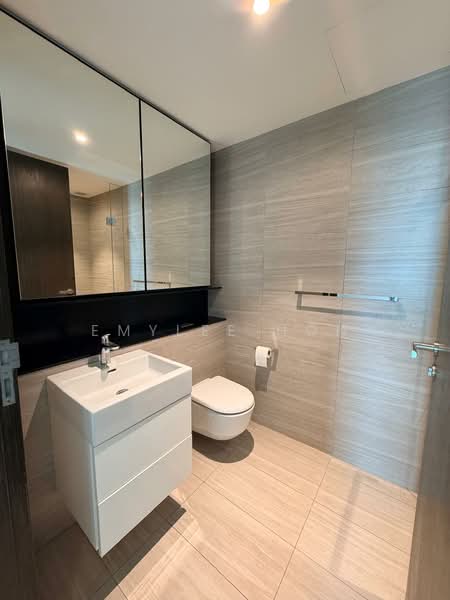 Principal Garden, 97 Prince Charles Crescent, 2 Bedrooms, 764 sqft, Condominium For Rent, by Emylee Hon, 500172408 - Bathroom - PropertyGuru.com.sg