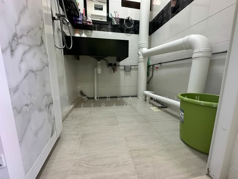 463 Crawford Lane, 463 Crawford Lane, 2 Bedrooms, 646 sqft, HDB Flat For Sale, by Mani Subramanian Veeramani, 500172412 - Bathroom - PropertyGuru.com.sg