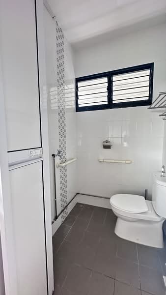 214 Bedok North Street 1, 214 Bedok North Street 1, 2 Bedrooms, 732 sqft, HDB Flat For Sale, by Joe Tng, 500172416 - PropertyGuru.com.sg