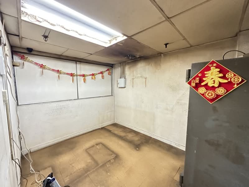 Fook Hai Building, 150 South Bridge Road, 1,000 sqft, Mall Shop For Sale, by Penjamin Goh, 500172433 - Interior - CommercialGuru.com.sg