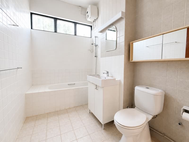Princess of Wales Road, , 6 Bedrooms, 5,000 sqft, Semi-Detached House For Rent, by Joey Tan, 500172450 - Bathroom - PropertyGuru.com.sg