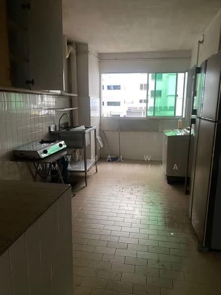 698 Hougang Street 61, 698 Hougang Street 61, 2 Bedrooms, 689 sqft, HDB Flat For Rent, by Wimal W Amarasuriya, 500172478 - Kitchen - PropertyGuru.com.sg
