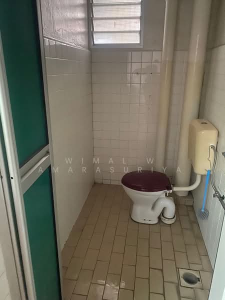 698 Hougang Street 61, 698 Hougang Street 61, 2 Bedrooms, 689 sqft, HDB Flat For Rent, by Wimal W Amarasuriya, 500172478 - Bathroom - PropertyGuru.com.sg