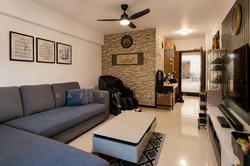 610A Tampines North Drive 1, 610A Tampines North Drive 1, 3 Bedrooms, 1,001 sqft, HDB Flat For Sale, by Raziah Wahab, 500172479 - Living Room - PropertyGuru.com.sg