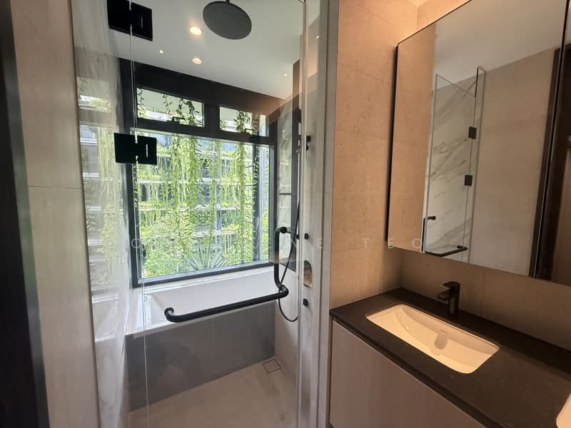Jervois Mansion, 12 Jervois Close, 4 Bedrooms, 2,056 sqft, Condominium For Rent, by Charlene Teo, 500172484 - Bathroom - PropertyGuru.com.sg