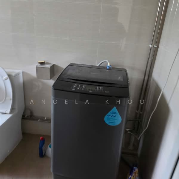 910 Jurong West Street 91, 910 Jurong West Street 91, Room Rental, 180 sqft, HDB Flat For Rent, by Angela Khoo, 500172487 - Bathroom - PropertyGuru.com.sg