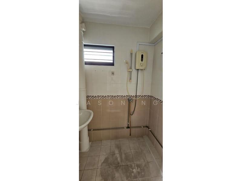 12 Telok Blangah Crescent, 12 Telok Blangah Crescent, Harbourfront / Telok Blangah, 2 Bedrooms, 635 sqft, HDB Flat For Sale, by Jason Ng, 500172490 - Bathroom - PropertyGuru.com.sg