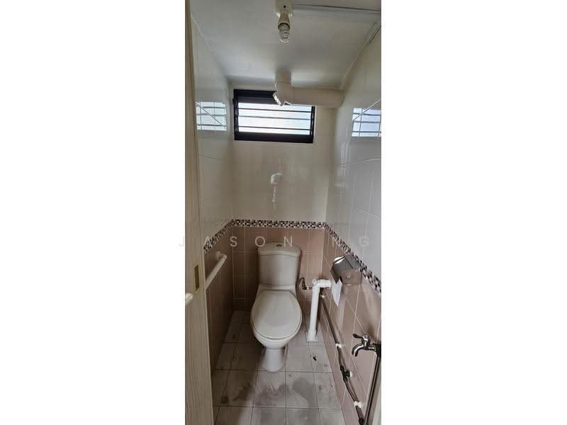 12 Telok Blangah Crescent, 12 Telok Blangah Crescent, Harbourfront / Telok Blangah, 2 Bedrooms, 635 sqft, HDB Flat For Sale, by Jason Ng, 500172490 - Bathroom - PropertyGuru.com.sg