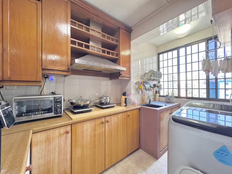 33 Chai Chee Avenue, 33 Chai Chee Avenue, 3 Bedrooms, 1,259 sqft, HDB Flat For Sale, by Ang Pei Xiong, 500172498 - Kitchen - PropertyGuru.com.sg