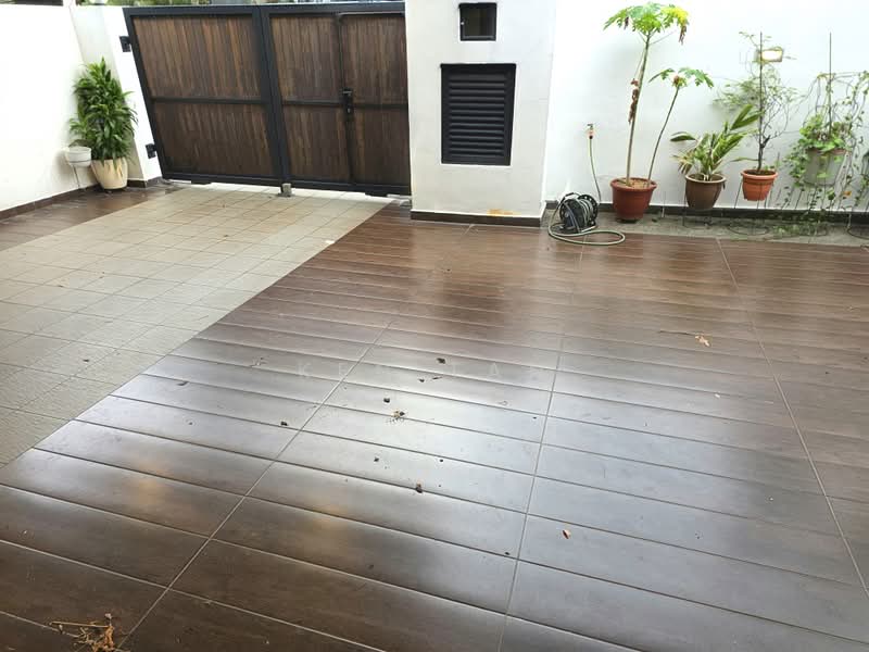 Serangoon Garden Estate, 44 Kingswear Avenue, 4 Bedrooms, 2,000 sqft, Terraced House For Rent, by Ken Tan, 500172506 - Exterior - PropertyGuru.com.sg