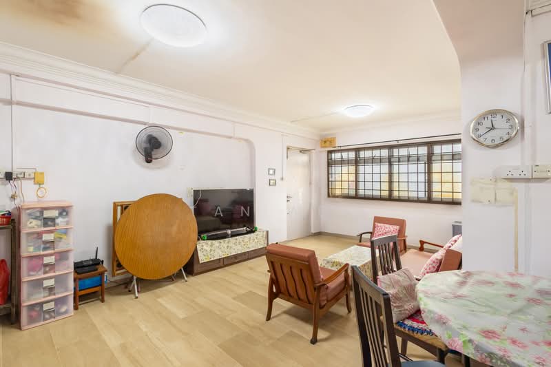 371 Tampines Street 34, 371 Tampines Street 34, 4 Bedrooms, 1,324 sqft, HDB Flat For Sale, by Tan Wei, 500172524 - Living Room - PropertyGuru.com.sg