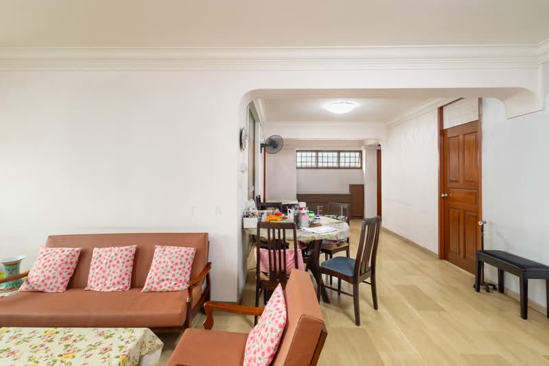 371 Tampines Street 34, 371 Tampines Street 34, 4 Bedrooms, 1,324 sqft, HDB Flat For Sale, by Tan Wei, 500172524 - Living Room - PropertyGuru.com.sg