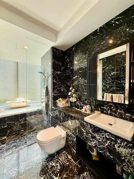 Helios Residences, 15 Cairnhill Circle, 2 Bedrooms, 1,281 sqft, Condominium For Rent, by Elaine Goh, 500172542 - Bathroom - PropertyGuru.com.sg