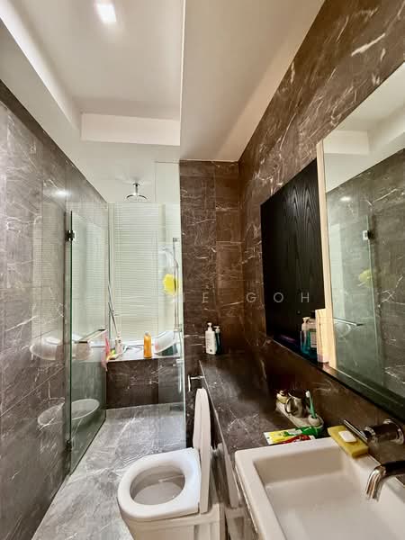 Helios Residences, 15 Cairnhill Circle, 2 Bedrooms, 1,281 sqft, Condominium For Rent, by Elaine Goh, 500172542 - Bathroom - PropertyGuru.com.sg