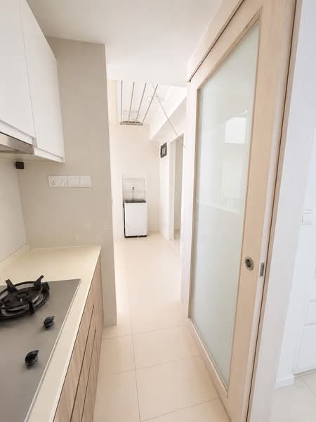 The Amore, 55A Edgedale Plains, 5 Bedrooms, 1,475 sqft, Executive Condominium For Rent, by Beatrice Pang 彭诗盈, 500172553 - Kitchen + Yard - PropertyGuru.com.sg