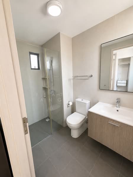 The Amore, 55A Edgedale Plains, 5 Bedrooms, 1,475 sqft, Executive Condominium For Rent, by Beatrice Pang 彭诗盈, 500172553 - Common Bathroom - PropertyGuru.com.sg