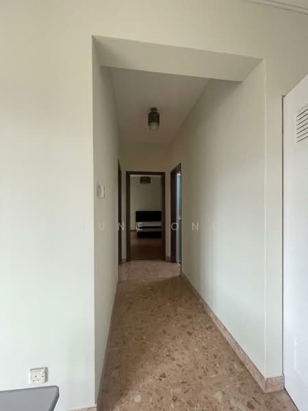 Estella Gardens, 29 Flora Road, 2 Bedrooms, 936 sqft, Condominium For Rent, by June Ong, 500172556 - Corridor - PropertyGuru.com.sg