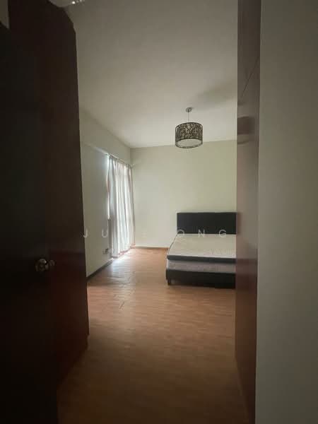 Estella Gardens, 29 Flora Road, 2 Bedrooms, 936 sqft, Condominium For Rent, by June Ong, 500172556 - Bedroom - PropertyGuru.com.sg