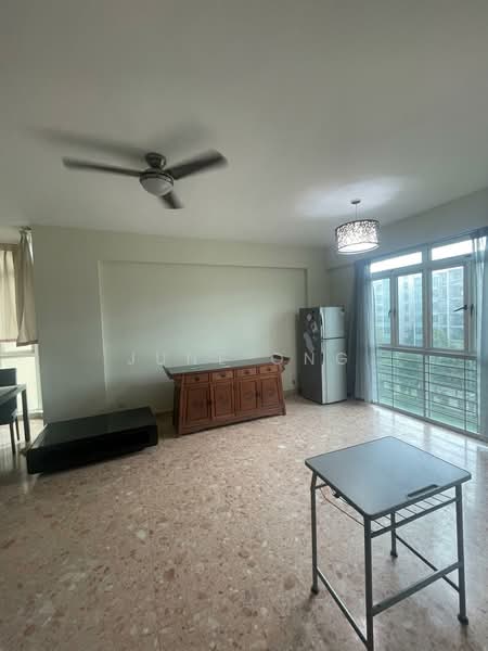 Estella Gardens, 29 Flora Road, 2 Bedrooms, 936 sqft, Condominium For Rent, by June Ong, 500172556 - Living Room - PropertyGuru.com.sg