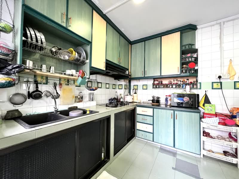 876 Woodlands Avenue 9, 876 Woodlands Avenue 9, 3 Bedrooms, 1,302 sqft, HDB Flat For Sale, by Farhan Erwin Joko, 500172563 - Kitchen - PropertyGuru.com.sg