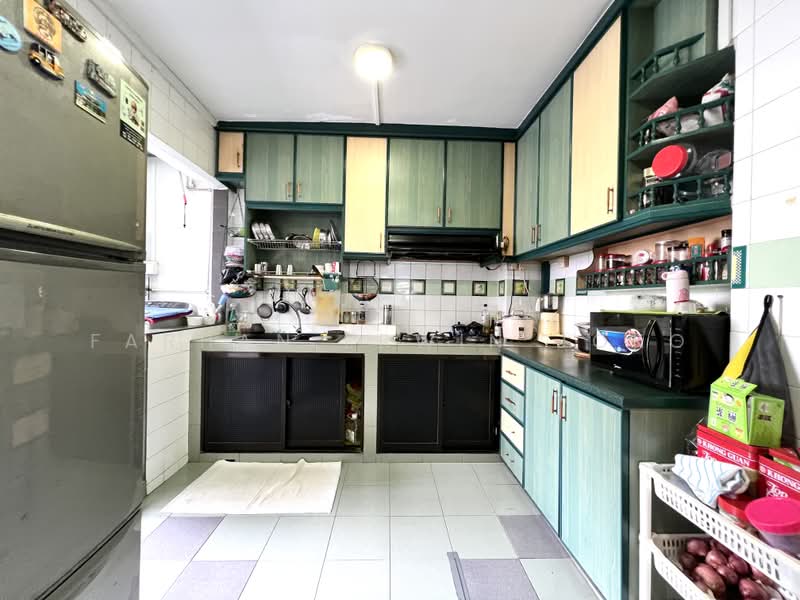 876 Woodlands Avenue 9, 876 Woodlands Avenue 9, 3 Bedrooms, 1,302 sqft, HDB Flat For Sale, by Farhan Erwin Joko, 500172563 - Kitchen - PropertyGuru.com.sg