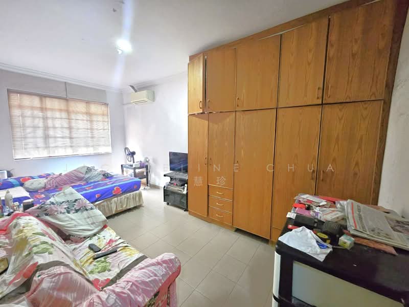 Sennett Estate, Siang Kuang Avenue, 4 Bedrooms, 2,500 sqft, Terraced House For Sale, by Jacqueline Chua 蔡慧珍, 500172565 - Bedroom - PropertyGuru.com.sg