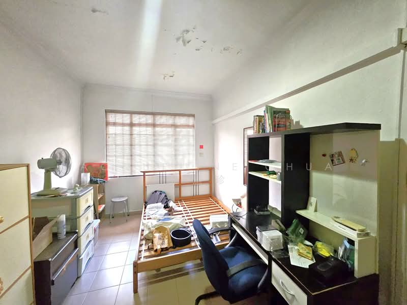 Sennett Estate, Siang Kuang Avenue, 4 Bedrooms, 2,500 sqft, Terraced House For Sale, by Jacqueline Chua 蔡慧珍, 500172565 - Bedroom - PropertyGuru.com.sg