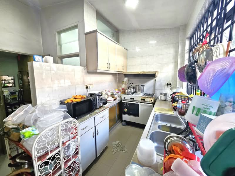 Sennett Estate, Siang Kuang Avenue, 4 Bedrooms, 2,500 sqft, Terraced House For Sale, by Jacqueline Chua 蔡慧珍, 500172565 - Kitchen - PropertyGuru.com.sg