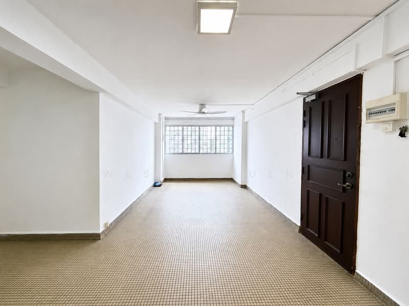 175 Lorong 2 Toa Payoh, 175 Lorong 2 Toa Payoh, 3 Bedrooms, 904 sqft, HDB Flat For Sale, by Wesley Yuen, 500172576 - Living room - PropertyGuru.com.sg