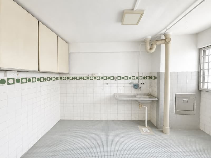 175 Lorong 2 Toa Payoh, 175 Lorong 2 Toa Payoh, 3 Bedrooms, 904 sqft, HDB Flat For Sale, by Wesley Yuen, 500172576 - Kitchen - PropertyGuru.com.sg