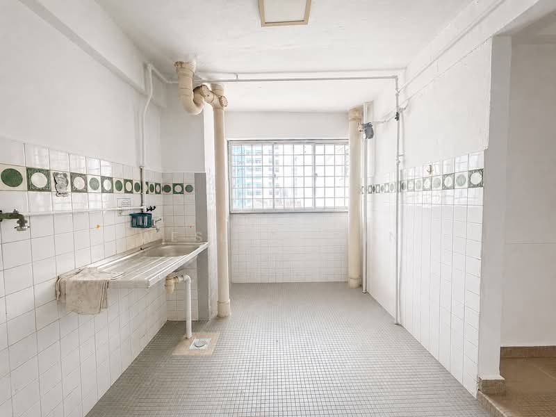 175 Lorong 2 Toa Payoh, 175 Lorong 2 Toa Payoh, 3 Bedrooms, 904 sqft, HDB Flat For Sale, by Wesley Yuen, 500172576 - Kitchen - PropertyGuru.com.sg