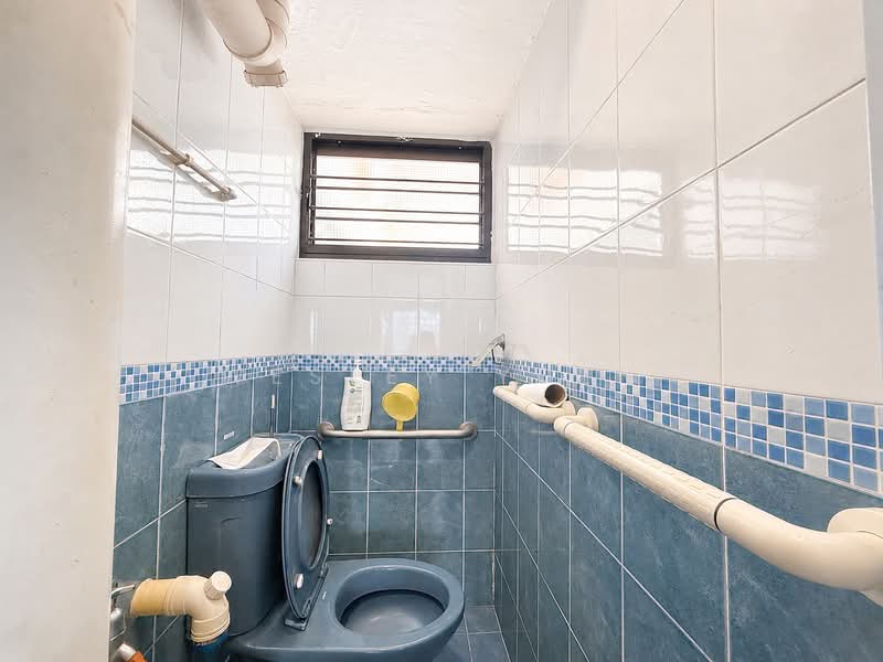 175 Lorong 2 Toa Payoh, 175 Lorong 2 Toa Payoh, 3 Bedrooms, 904 sqft, HDB Flat For Sale, by Wesley Yuen, 500172576 - Bathroom - PropertyGuru.com.sg