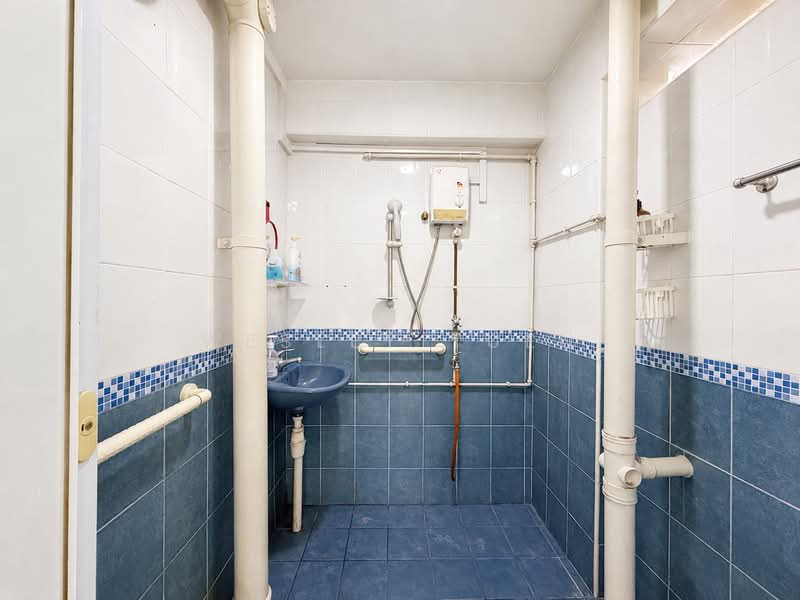 175 Lorong 2 Toa Payoh, 175 Lorong 2 Toa Payoh, 3 Bedrooms, 904 sqft, HDB Flat For Sale, by Wesley Yuen, 500172576 - Bathroom - PropertyGuru.com.sg