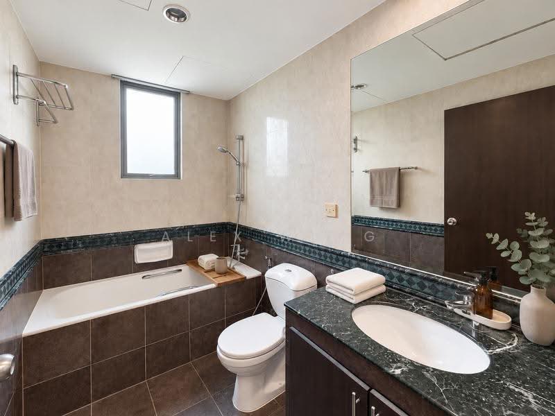 Landbay Condo, 7 Jalan Hajijah, Bedok / Upper East Coast, 3 Bedrooms, 1,141 sqft, Condominium For Rent, by Alex Wong, 500172581 - Bathroom - PropertyGuru.com.sg