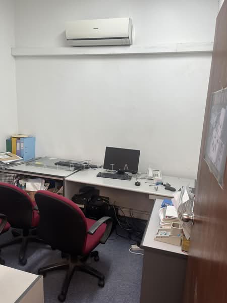 Unity Centre, 51 Bukit Batok Crescent, 915 sqft, Light Industrial (B1) For Sale, by Alberta Lee, 500172585 - Interior - CommercialGuru.com.sg