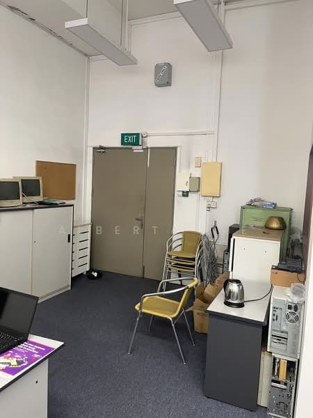 Unity Centre, 51 Bukit Batok Crescent, 915 sqft, Light Industrial (B1) For Sale, by Alberta Lee, 500172585 - Interior - CommercialGuru.com.sg