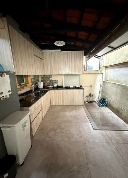 Westville, Westwood Avenue, 4 Bedrooms, 2,895 sqft, Semi-Detached House For Sale, by Lim Yong Qing Phil, 500172602 - Kitchen - PropertyGuru.com.sg
