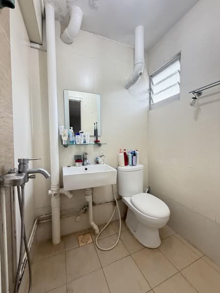 606 Bedok Reservoir Road, 606 Bedok Reservoir Road, 3 Bedrooms, 990 sqft, HDB Flat For Sale, by Fan Hao Ang, 500172603 - Bathroom - PropertyGuru.com.sg