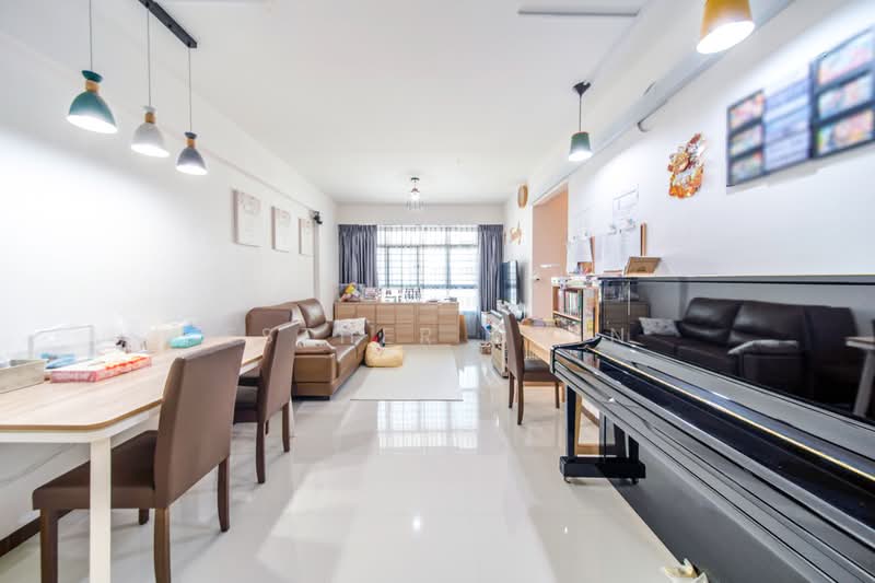 504D Yishun Street 51, 504D Yishun Street 51, 3 Bedrooms, 1,001 sqft, HDB Flat For Sale, by Esther Chin, 500172623 - Living Room - PropertyGuru.com.sg