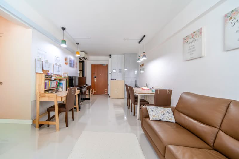 504D Yishun Street 51, 504D Yishun Street 51, 3 Bedrooms, 1,001 sqft, HDB Flat For Sale, by Esther Chin, 500172623 - Living Room - PropertyGuru.com.sg